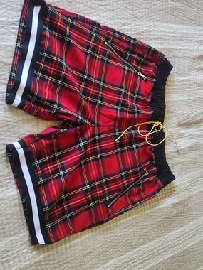 Forever 21 Red Plaid Men's Shorts with Black Waistband